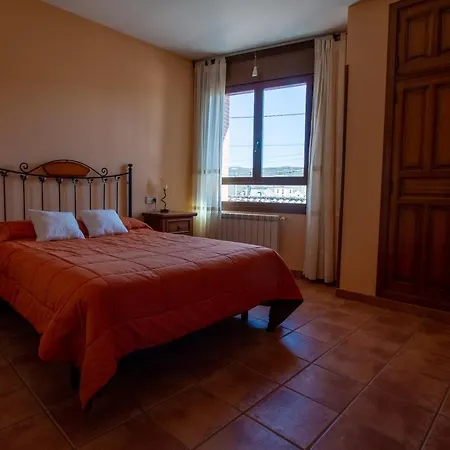 Hotel Tirontillana