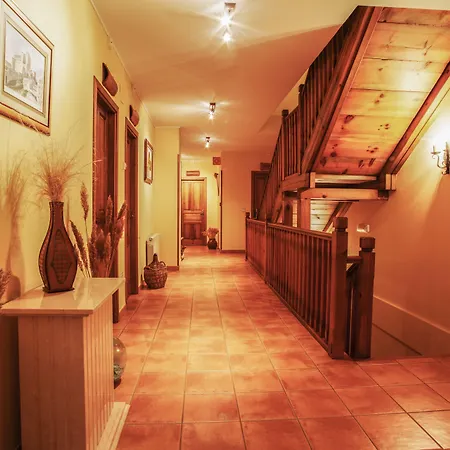 Hotel Tirontillana