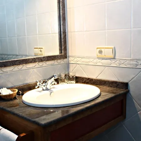 Tirontillana Hotel