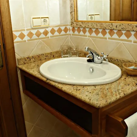 Hotel Tirontillana 3*