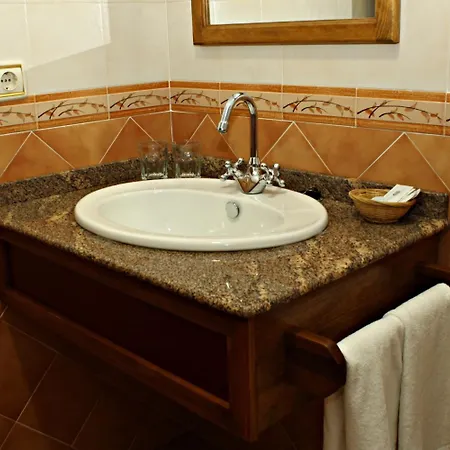 Hotel Tirontillana Dehesa de Cuellar