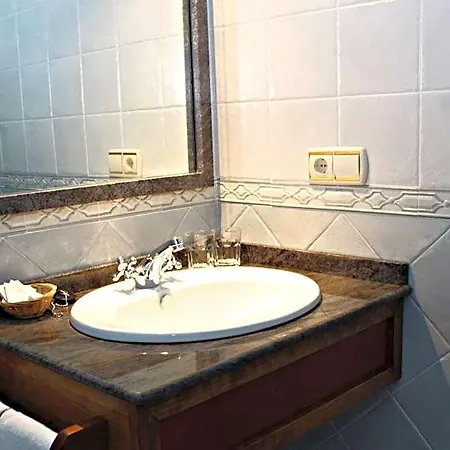 Tirontillana Hotel Dehesa de Cuellar