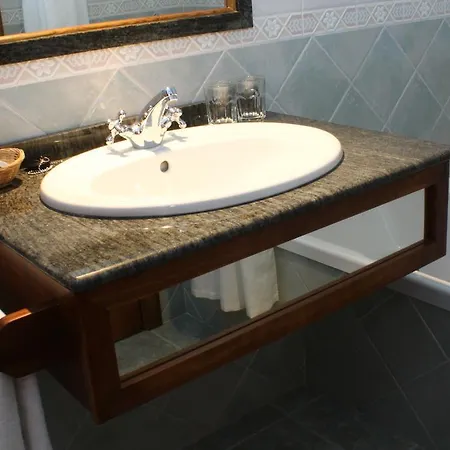 Hotel Tirontillana Dehesa de Cuellar